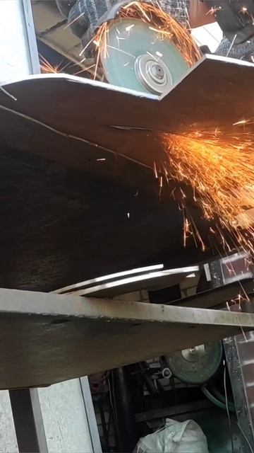 Не отрезайте так болгаркой, как делаю я. смотреть онлайн