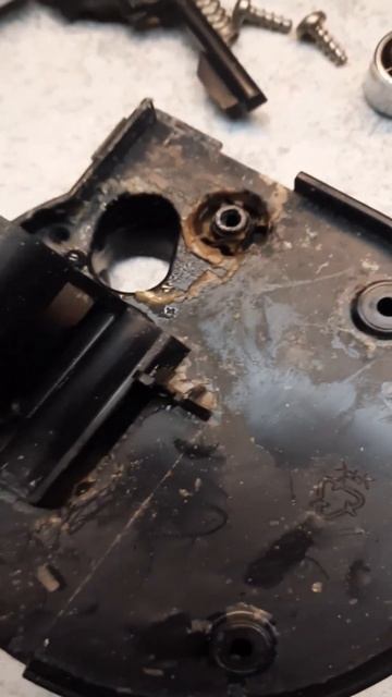 "Что остаётся в капучинаторе кофемашины DeLonghi после мо? смотреть онлайн