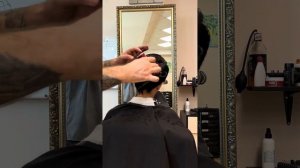 Короткая женская стрижка на густые волосы