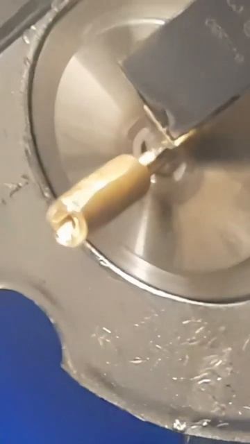 Изготавливаю колоночки из шестигранника латуни #Shorts смотреть онлайн