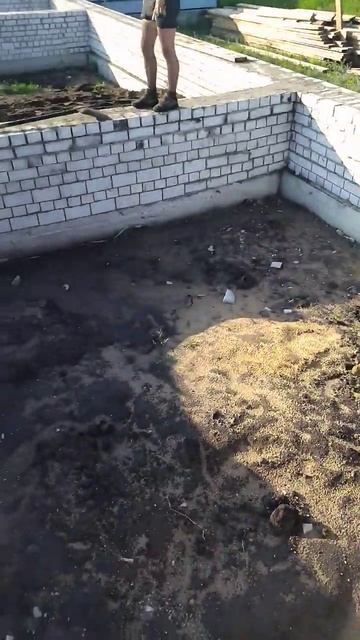 Обратная засыпка фундаментов с послойной трамбовкой.? смотреть онлайн