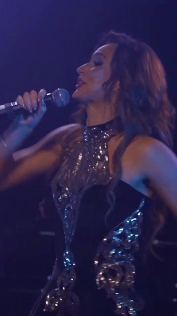 #Птица в клетке #петь не может, это точно #знаюя #концер? смотреть онлайн