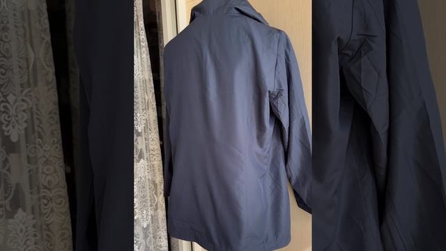 ПРОДАНО❌ Новая немецкая ветровка с капюшоном (52-54) смотреть онлайн