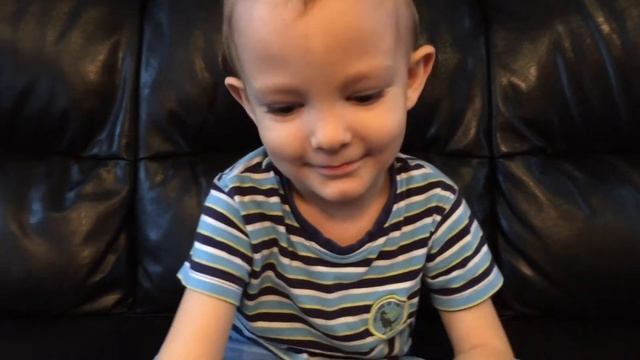 ХОТ ВИЛС MONSTER JAM и ТАЧКИ SHERIF Открываем машинки смотреть онлайн