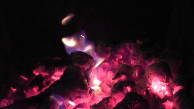 ФУТАЖ ОГОНЬ И УГЛИ, ПЛАМЯ на мангале в FullHD 1080p 50 Fps