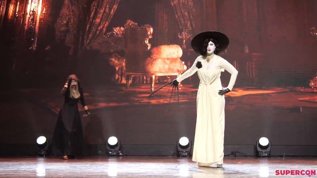 Alcina Dimitrescu, Bela Dimitrescu - Resident Evil 8: Village (Cosplay: Парное дефиле)