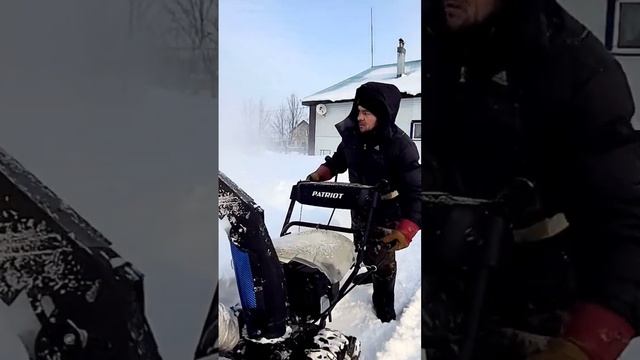 Одели цепи на Снегоуборщк прёть как Танк 🙆🙆👍👍 Пол? смотреть онлайн