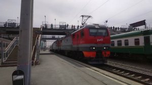 ЭП2К-117 с перегоняемым ЭП2К-110 и фирменным поездом №126Е "Обь" Тюмень-Новосибирск