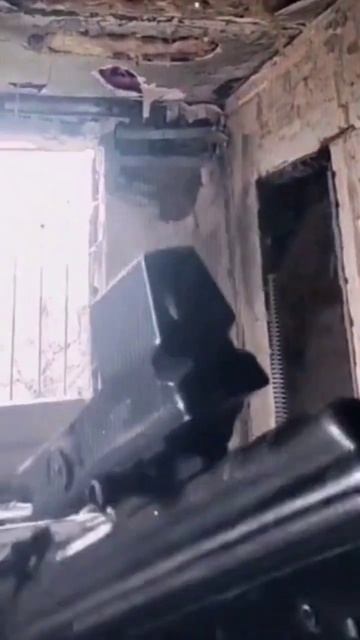 знает даже не знаток: УБИВАЕТ МОЛОТОК смотреть онлайн