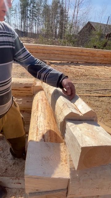 Рубка сруба в лапу #строительстводома #рубкасрубов #де смотреть онлайн