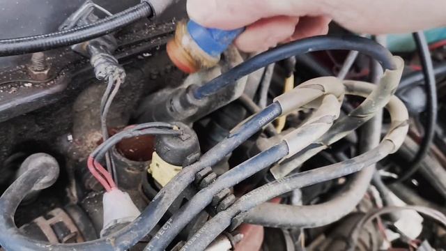 Пассат Б3 закоптил, сильный запах бензина. смотреть онлайн