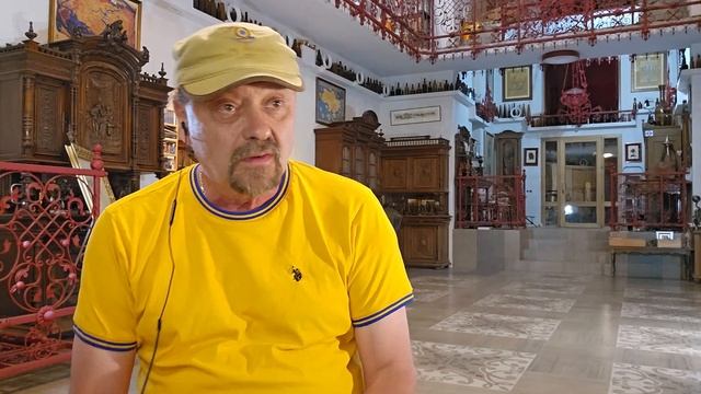 Меня бесит, как и вас, разница между тем, что достаётся смотреть онлайн