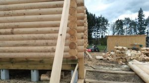 Монтаж срубовой части дома из оцилиндрованного бревн?