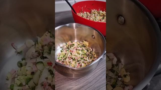 Её много не бывает! Самая вкусная Окрошка!#рецепт #окрошка смотреть онлайн