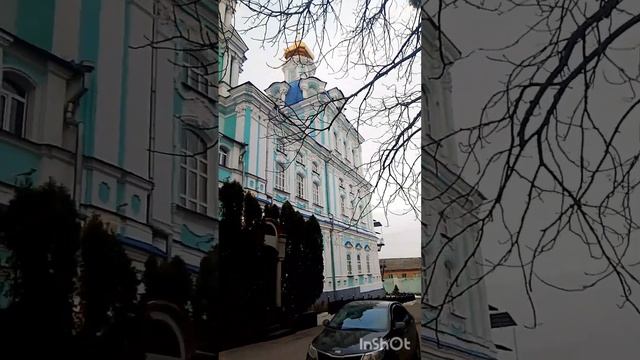 В Курске благоустраивают зеленую зону у Сергиево-Казанского собора