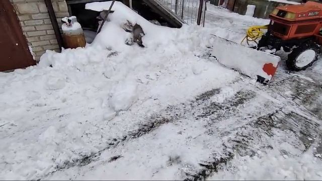 Испытание отвала на японский минитрактор от Костин (KWD