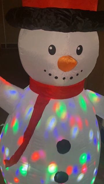 Новогодняя уличная 3D Фигура Надувной Снеговик 180см пр