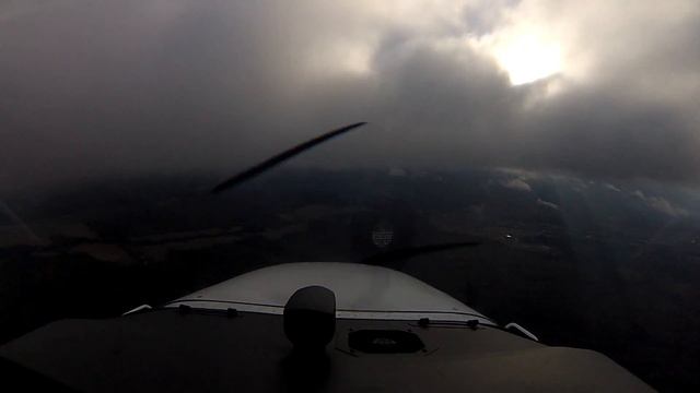Снижение, заход и посадка во Внуково на Cessna 172S с запись