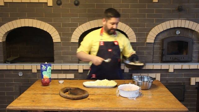 Праздничный слоеный салат из  курицы с грибами и грана