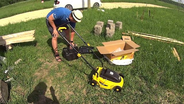 Дача, купили газонокосилку HUter 1000, как она смотреть онлайн
