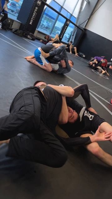 Тренировка по грэпплингу в Санкт-Петербурге, клуб MOTIVAT смотреть онлайн