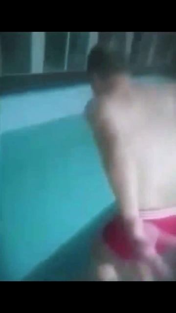 Ледяной бассейн после сауны — кто это переживет? ❄️? смотреть онлайн