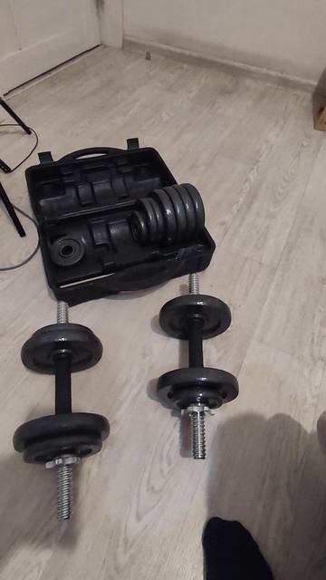 Купил гантели, начинаю заниматься смотреть онлайн