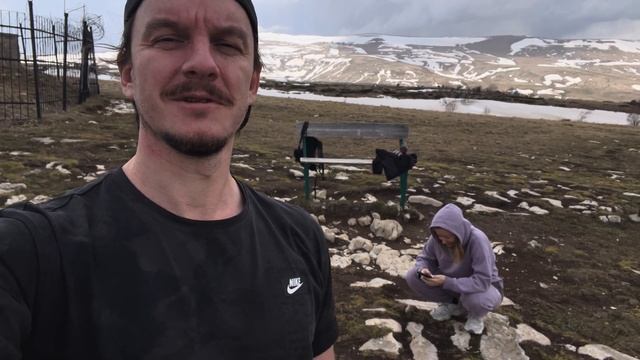 На машине в горы. Прогулка в Лаго Наки. Перевал на вело? смотреть онлайн