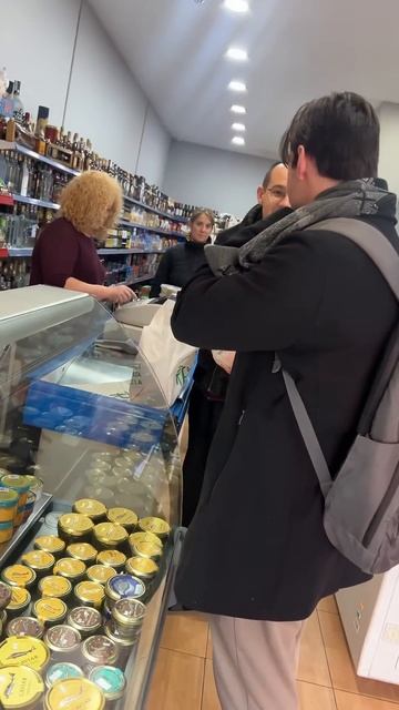 Русский магазин в Барселоне любят и испанцы и русские- смотреть онлайн