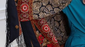 Многоцветный платок из уплотненной шерстяной ткани с шелковой бахромой "Вернисаж",1976-14,148х148см