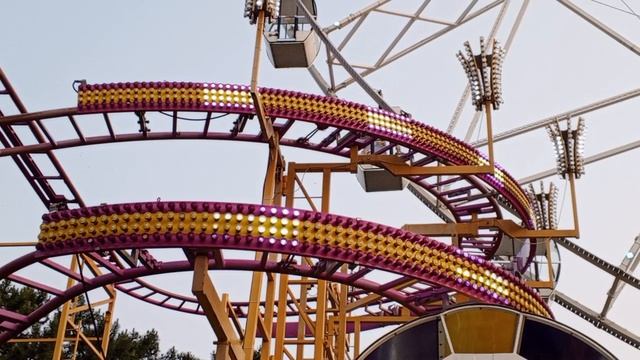 Колесо обозрения — механический аттракцион в виде большого вертикально установленного колеса