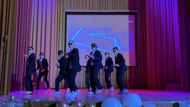 Поздравление учителей на 8 марта от мальчиков 11 класса смотреть онлайн