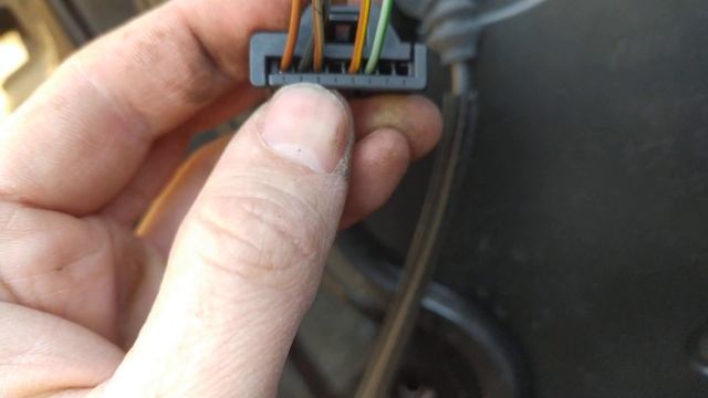 Установка подсветки в дверях VW Jetta 6. Подключение без К?