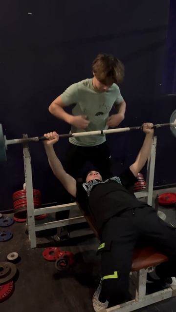 Барыга 13 лет жим 70кг #армрестлинг #armwrestling #арм #спорт #sho смотреть онлайн