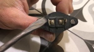 Микроволновка не горит лампочка. Простой ремонт. Заме?