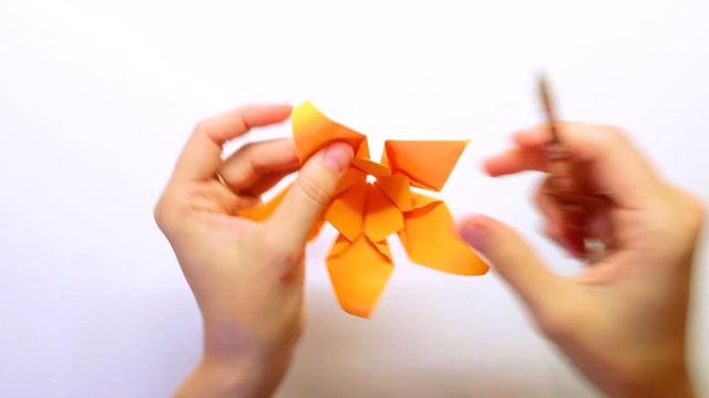 Большой цветок из бумаги. Простая поделка цветы Large paper смотреть онлайн