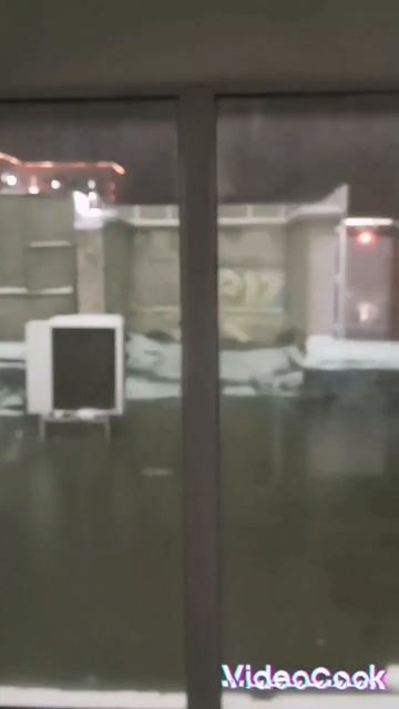 Жизнь на съёмной квартире ч. 2. Мытье окон часть 2. смотреть онлайн