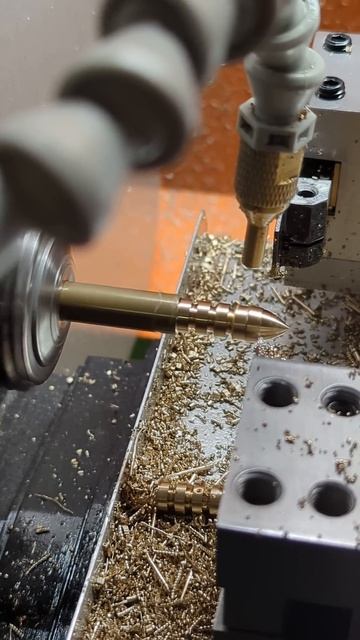 Ленивый токарь 🤣 #schaublin #cnc #lathe смотреть онлайн