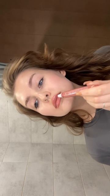 Блеск CLARINS, оттенок 06 смотреть онлайн