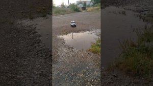 УАЗ на радиоуправлении (после дождика)