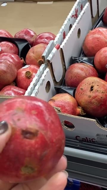 Aldi.USA.Очень дорогие гранаты!Very expensive pomegranates in Aldi. #youtubeshor смотреть онлайн