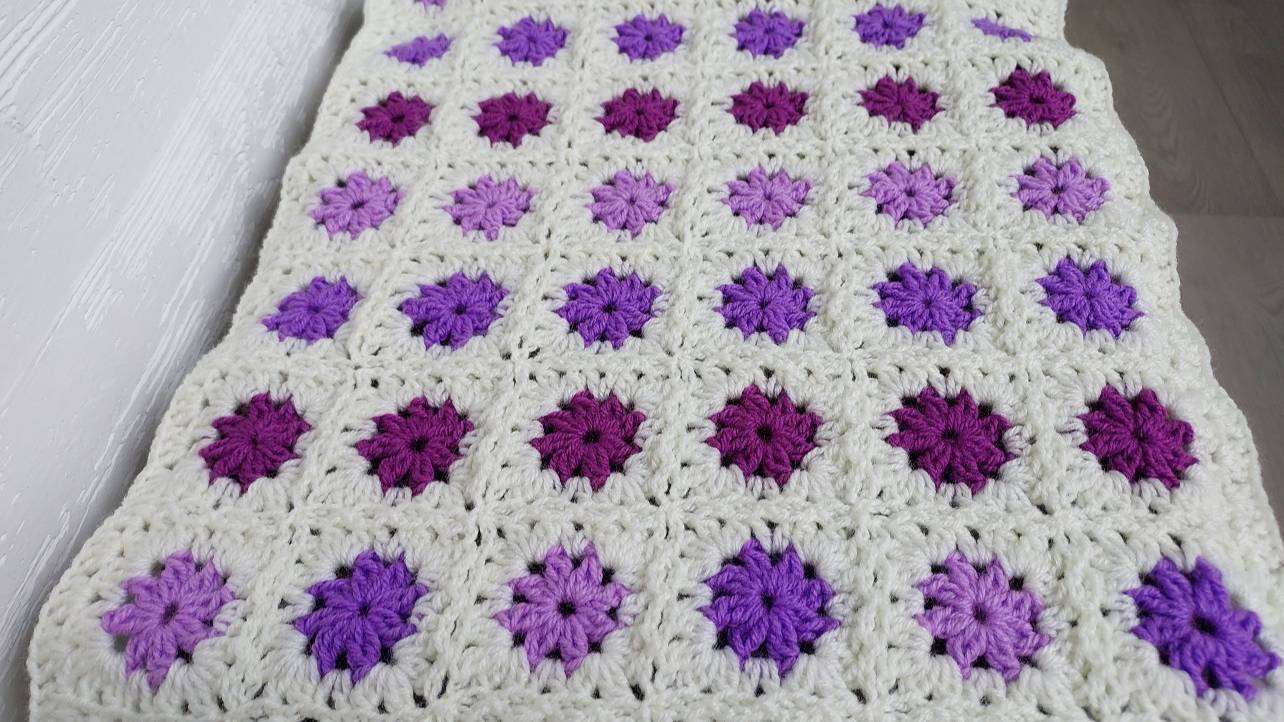 КРАСИВАЯ НАКИДКА БЕЗОТРЫВНЫМ ВЯЗАНИЕМ. НАКИДКА для СКАМЬИ. смотреть онлайн