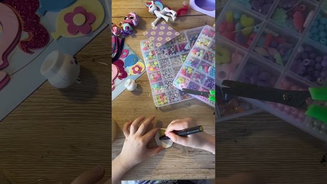 Сделаем подарок на день отца!🎁/Диана делает подвеску? смотреть онлайн