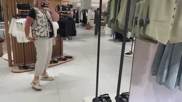 Шопинг с Примеркой в ТРЦ ШЁЛКОВСКИЙ.Радуюсь жизни🥰Съела целый камамбер😅В Итальянском ресторане смотреть онлайн