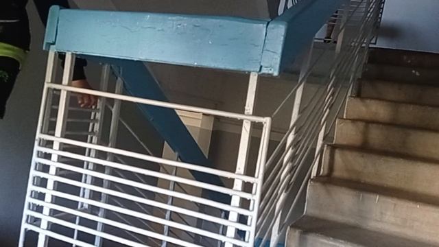 битва за подъезд сезон 1 серия 5 часть 1 (злой гопник)