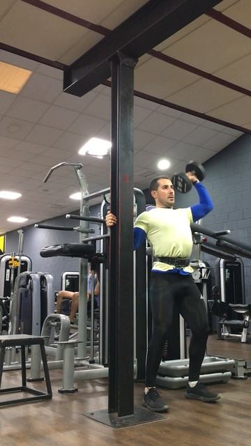 Разноповторный-объем МЦ2 Д3 Жим 1-й гантели стоя смотреть онлайн