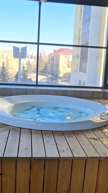 джакузи будет чуть позднее, а сейчас в сауну #трениров? смотреть онлайн