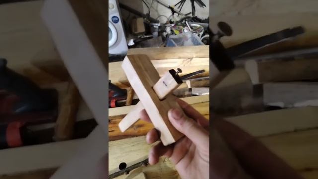 Доделал самодельный верстак из сосны и ели #woodworking смотреть онлайн