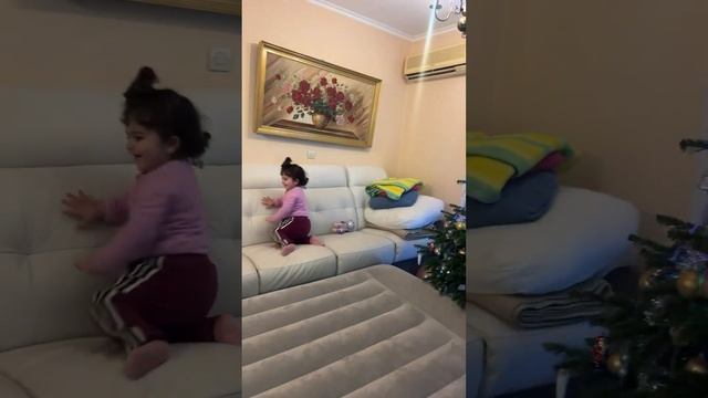 Диски Домашний батут Анна Мария играть утром рано в 07:0 смотреть онлайн