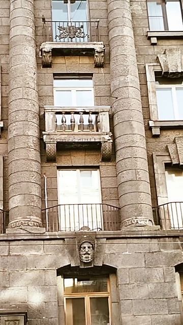 Район метро Петроградская. СПБ. 17 марта